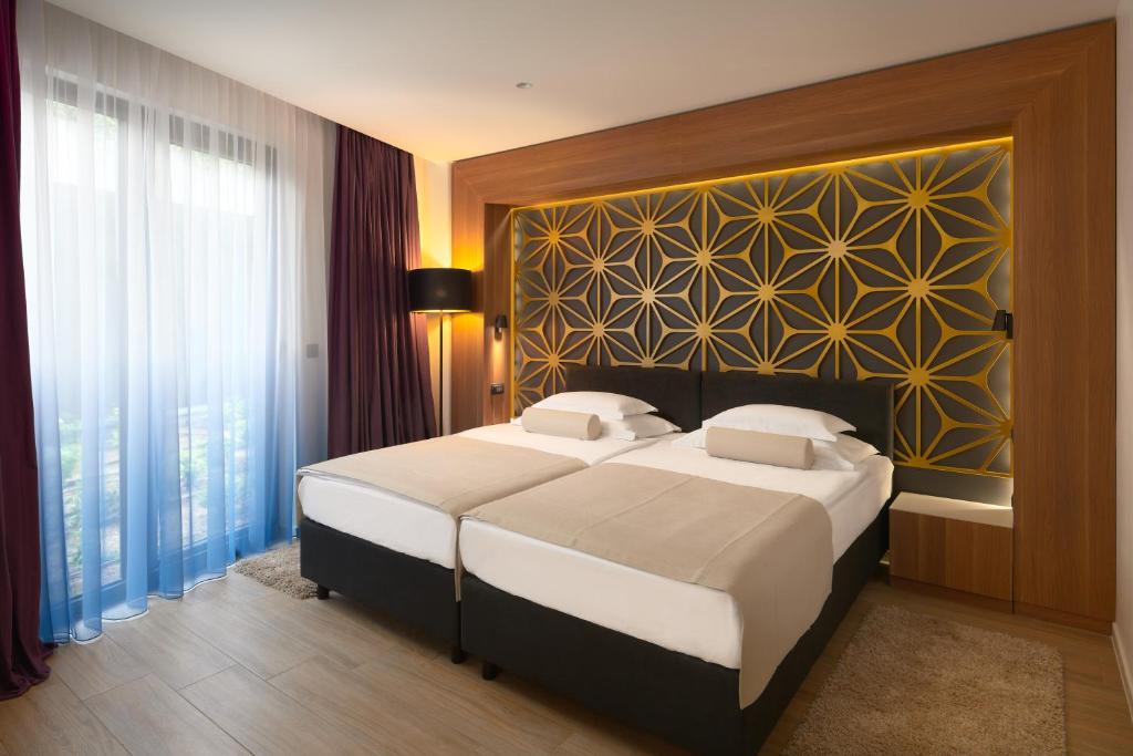 Двухместный (Стандартный двухместный номер с 1 кроватью или 2 отдельными кроватями) отеля Amphora Hotel, Сплит