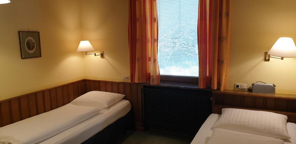 Двухместный (Двухместный номер с 2 отдельными кроватями) отеля Hotel Hohenstauffen, Зальцбург