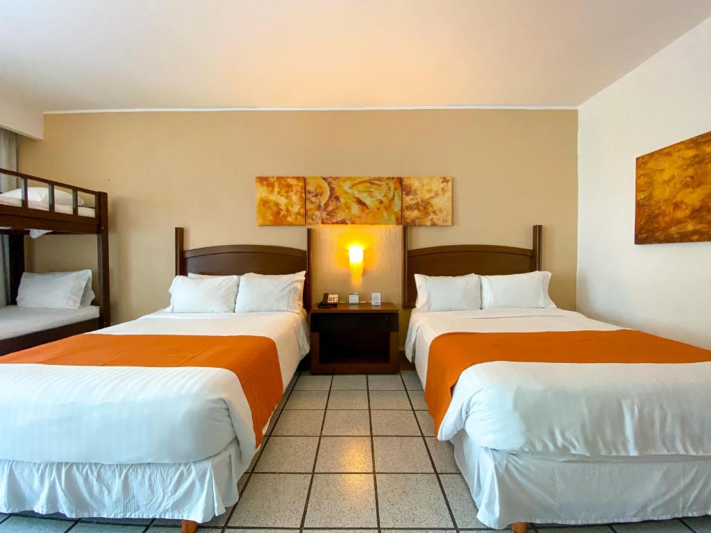 Семейный (Семейный номер) отеля Flamingo Cancun Resort, Канкун