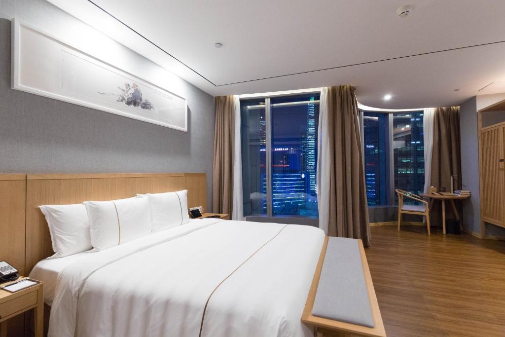 Двухместный (Номер Делюкс с кроватью размера «queen-size») отеля Hlife Hotel Guangzhou, Гуанчжоу