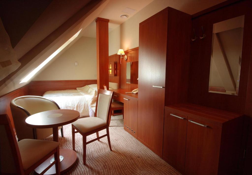 Двухместный (Бюджетный двухместный номер с 1 кроватью) отеля Hotel Sahara, Бельско-Бяла