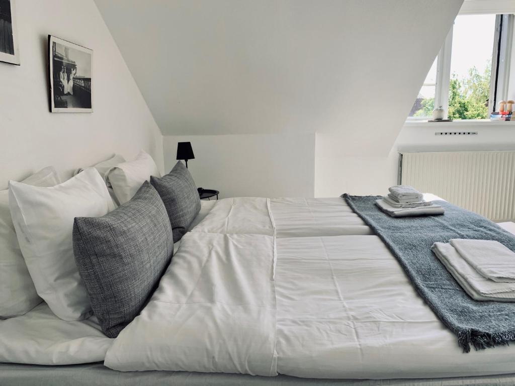 Двухместный (Просторный двухместный номер с 2 отдельными кроватями) гостевого дома Eksgården Krog & Rum, Ферьестаден