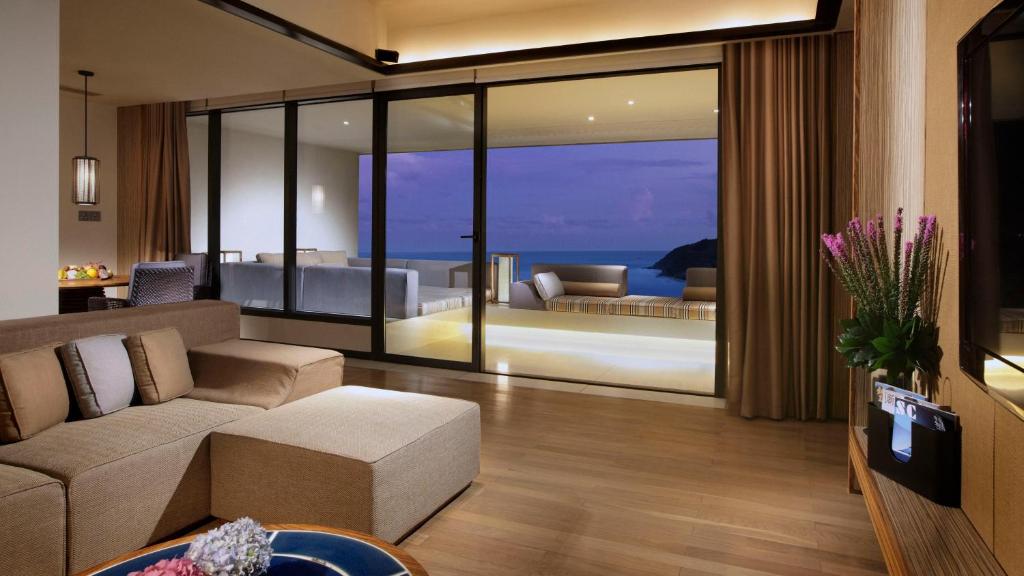 Двухместный (1 King One Bedroom Suite Ocean View) курортного отеля InterContinental Sanya Resort, Санья