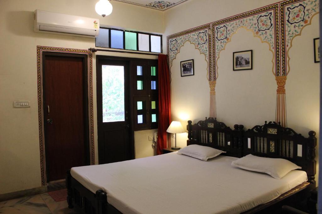 Двухместный (Двухместный номер Делюкс с 1 кроватью) гостевого дома Vinayak Guest House, Джайпур