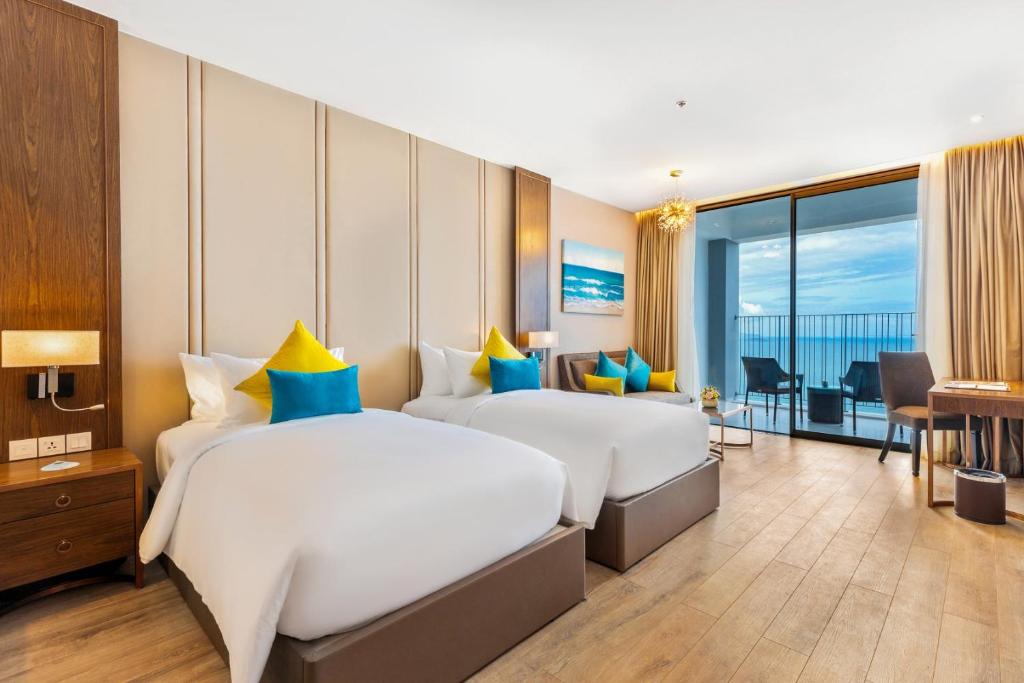 Двухместный (Двухместный номер Делюкс с 1 кроватью или 2 отдельными кроватями, вид на океан) апартамента Star Beach Panorama, Нячанг