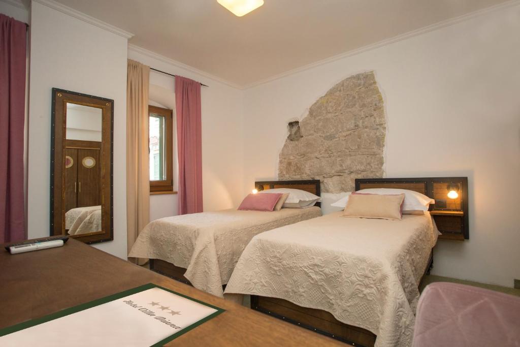 Двухместный (Двухместный номер с 1 кроватью или 2 отдельными кроватями) отеля Hotel Villa Diana, Сплит