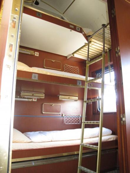 Номер (Односпальная кровать в купе (для 6 взрослых) - Только для женщин) хостела Train Lodge Amsterdam, Амстердам