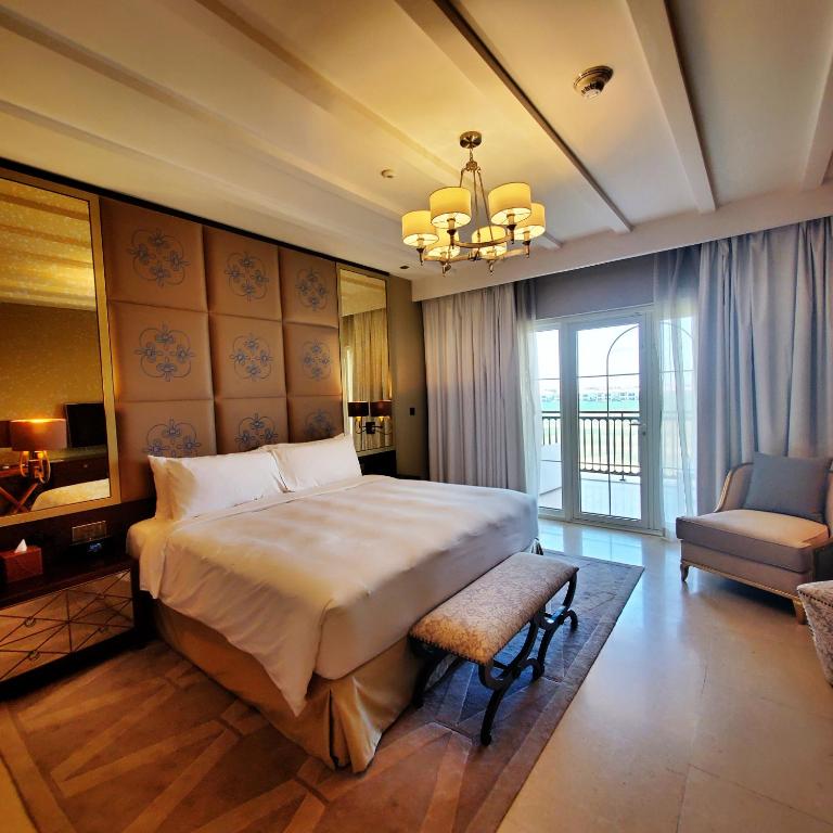 Двухместный (Двухместный номер Делюкс с 1 кроватью) курортного отеля Al Habtoor Polo Resort, Дубай