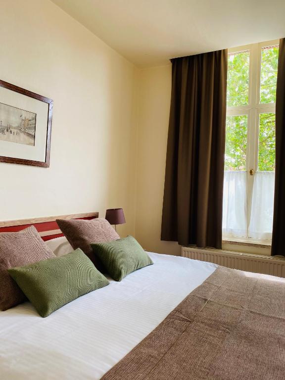 Двухместный (Стандартный двухместный номер с 1 кроватью или 2 отдельными кроватями) отеля Hotel Adornes, Брюгге