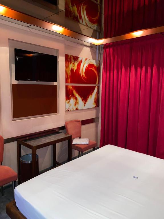Двухместный (Стандартный двухместный номер с 1 кроватью) отеля THE CRYSTAL BLUE XAIDARI HOTEL, Пирей
