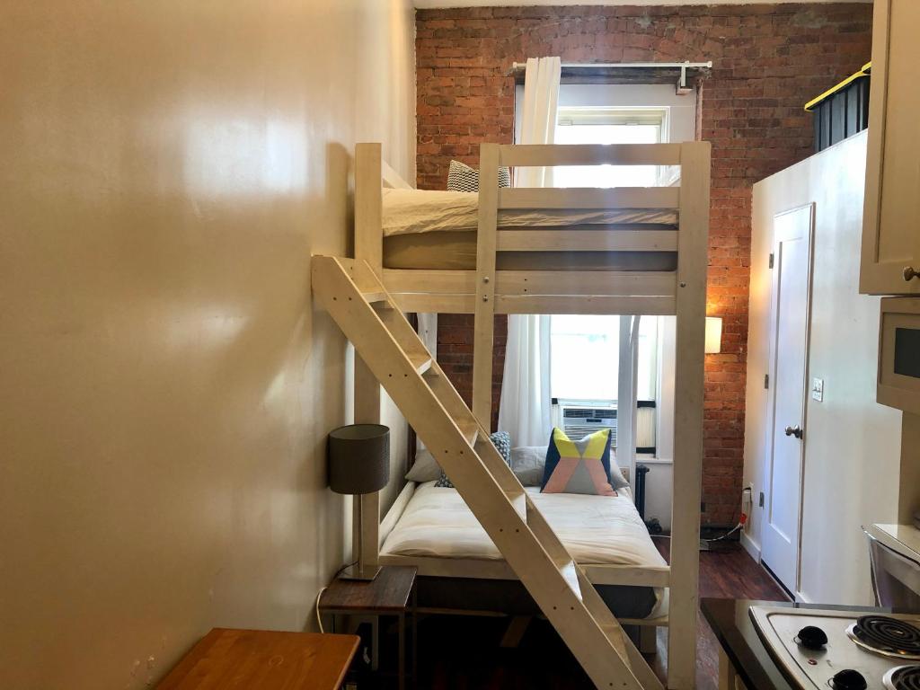 Апартаменты (City Studio with Loft Double Bed and Double Bed) апарт-отеля The Nomad Suites, Нью-Йорк