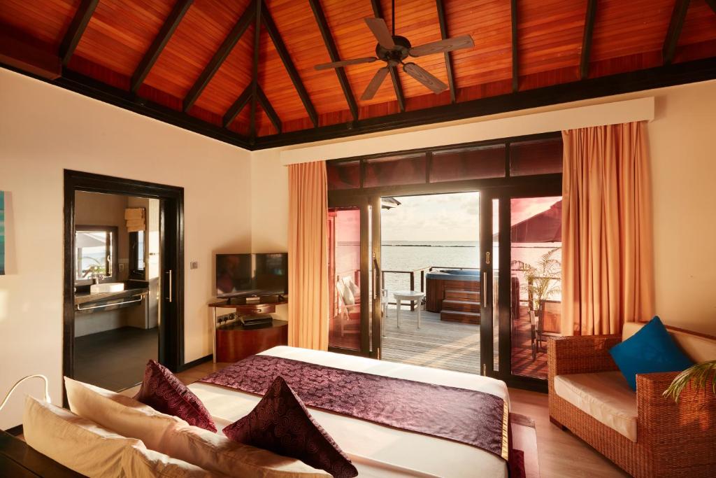 Вилла (Вилла на воде Sunset Horizon) курортного отеля The Sun Siyam Iru Fushi Luxury Resort Maldives, Медафуши