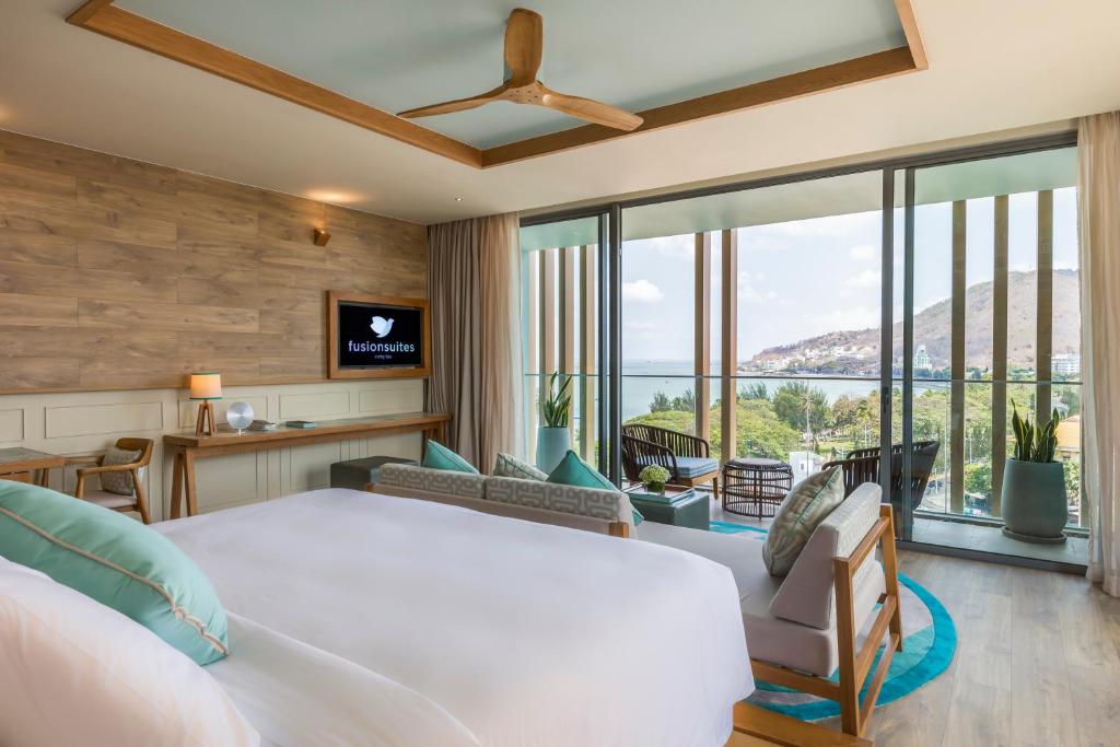 Двухместный (Fusion Deluxe King Suite with Partial Sea View), Fusion Suites Vung Tau