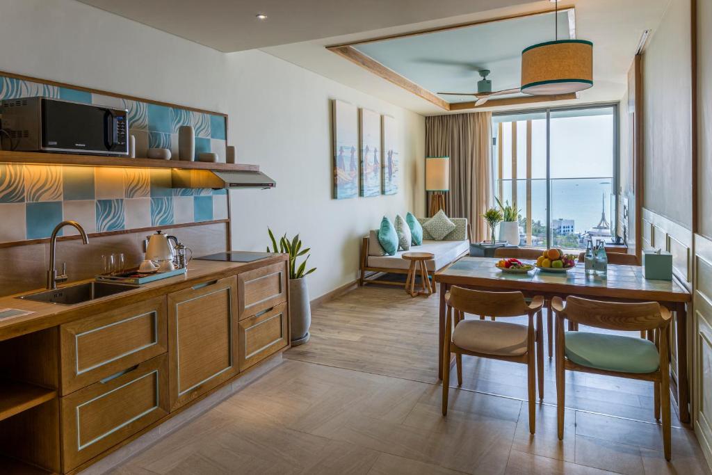 Апартаменты (Fusion Two-Bedroom Apartment with Partial Sea View), Fusion Suites Vung Tau