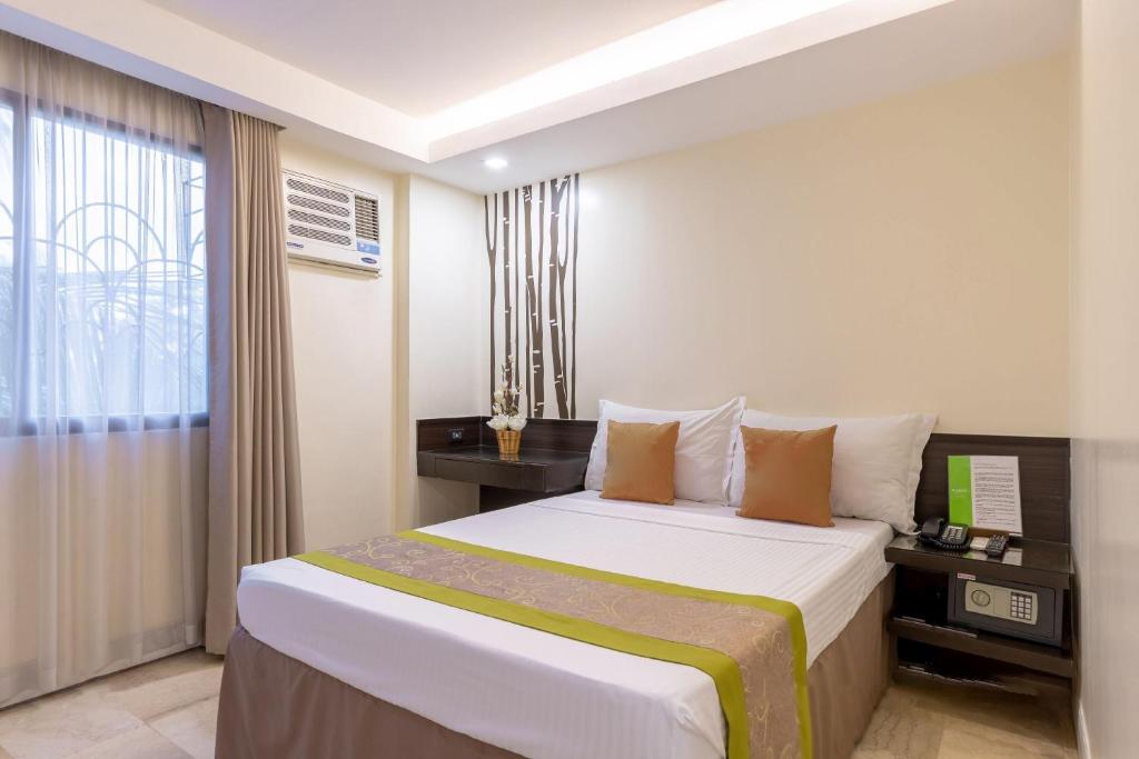 Двухместный (Стандартный двухместный номер с 1 кроватью) отеля ZEN Premium Selah Garden Pasay, Манила