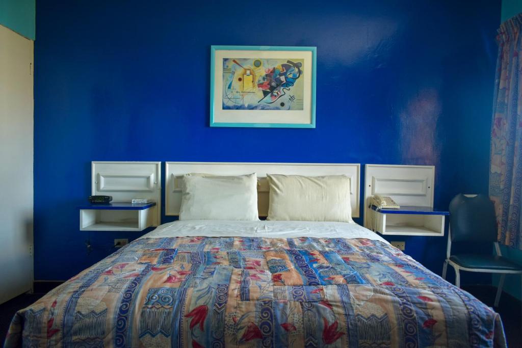 Двухместный (Улучшенный номер с кроватью размера «queen-size») отеля Hotel Pacific, Тихуана