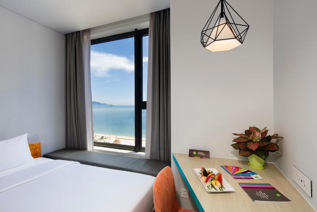 Двухместный (Улучшенный двухместный номер с 1 кроватью) отеля ibis Styles Nha Trang, Нячанг