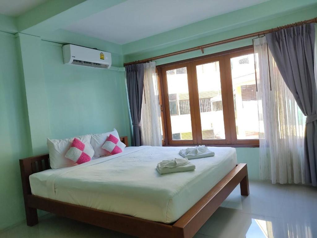 Двухместный (Номер Делюкс с кроватью размера «king-size») отеля Ban Mae Boonthong, Лампанг