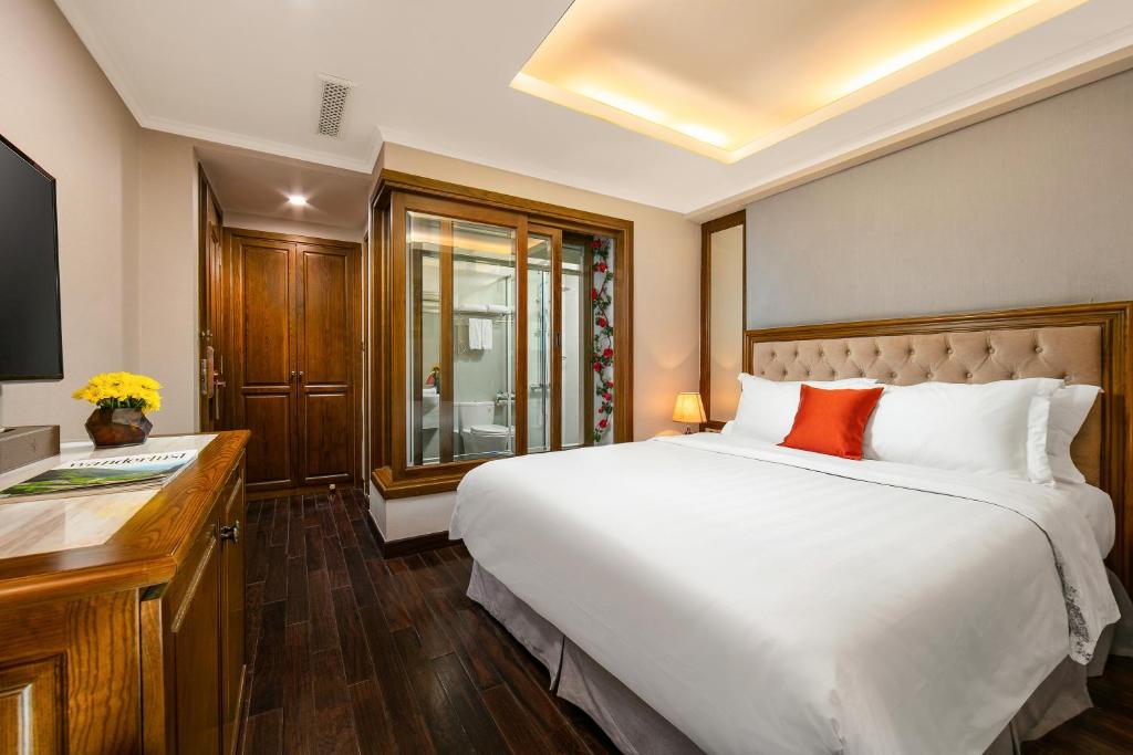 Семейный (Семейный номер с 2 спальнями) отеля Dal Vostro Hotel & Spa, Ханой