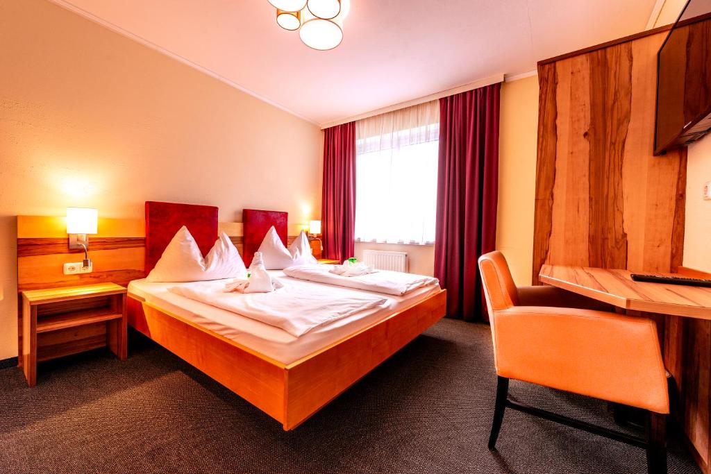 Двухместный (Двухместный номер Делюкс с 1 кроватью и балконом) отеля Hotel Pension Bruderhofer, Гмунден