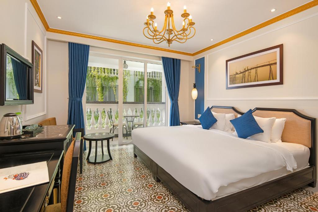 Двухместный (Двухместный номер Делюкс с 1 кроватью или 2 отдельными кроватями и видом на бассейн) отеля Hoi An Blue Sky Boutique Hotel & Spa, Хойан