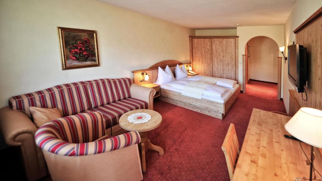 Двухместный (Двухместный номер Делюкс с 1 кроватью или 2 отдельными кроватями) отеля Hotel Waldhof, Нойштифт