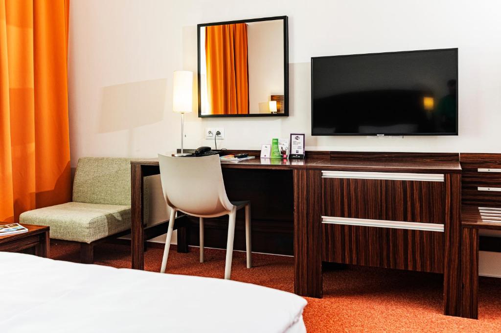 Двухместный (Двухместный номер с 1 кроватью или 2 отдельными кроватями и дополнительной кроватью) отеля Euro, Пардубице