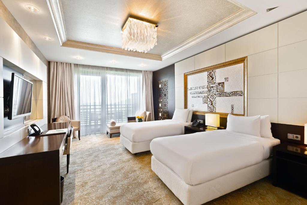 Двухместный (Двухместный номер с 2 отдельными кроватями и видом на горы) курортного отеля Шахдаг