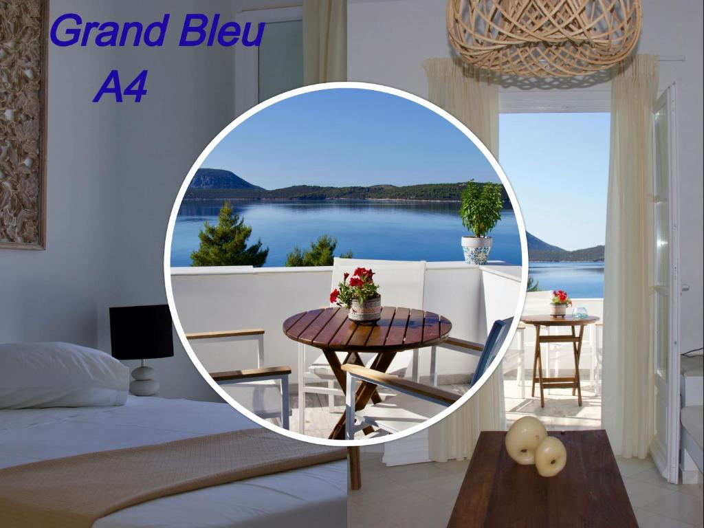 Апартаменты (Апартаменты-студия с видом на море) апартамента Grand Bleu Apartments & Villas, Эрмиони