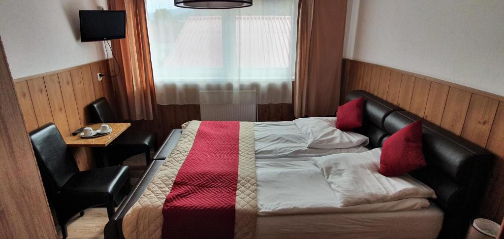 Двухместный (Стандартный двухместный номер с 1 кроватью или 2 отдельными кроватями) отеля Aspen, Щирк