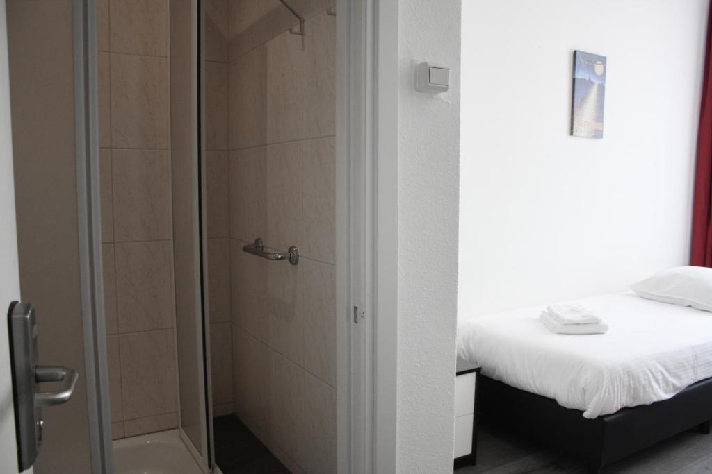 Одноместный (Одноместный номер с общим туалетом) отеля Hotel Benno, Эйндховен
