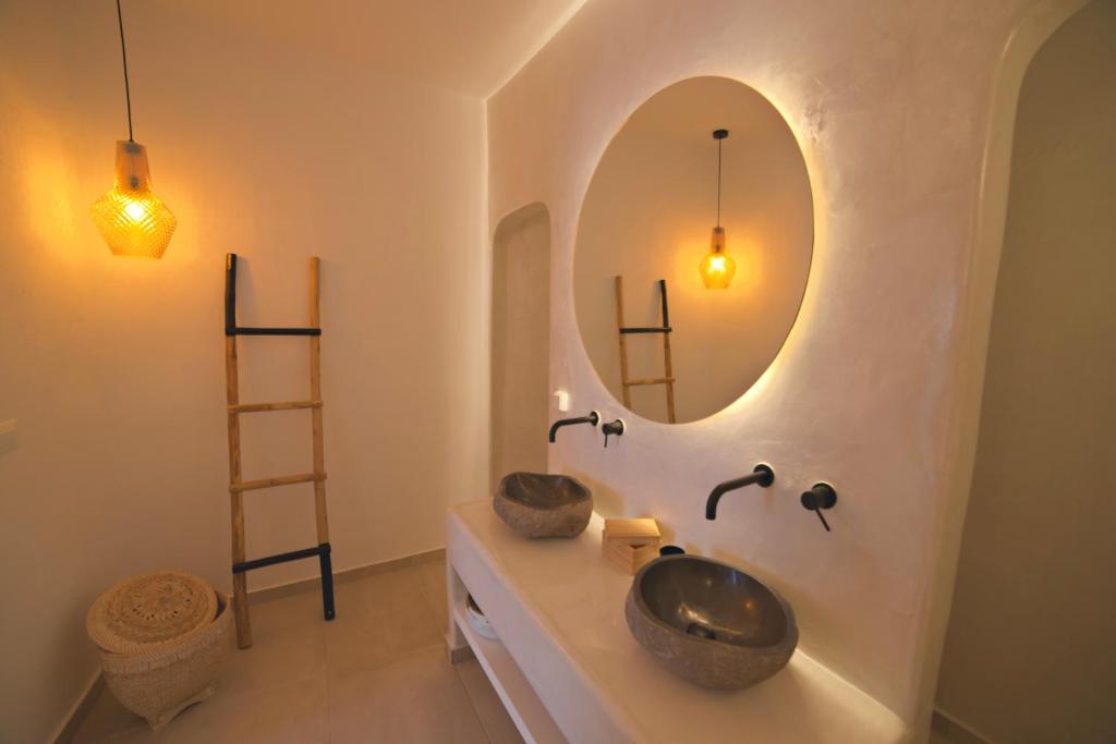 Сьюит (Large Suite with Hot Tub - Cave), Eternity Suites Santorini