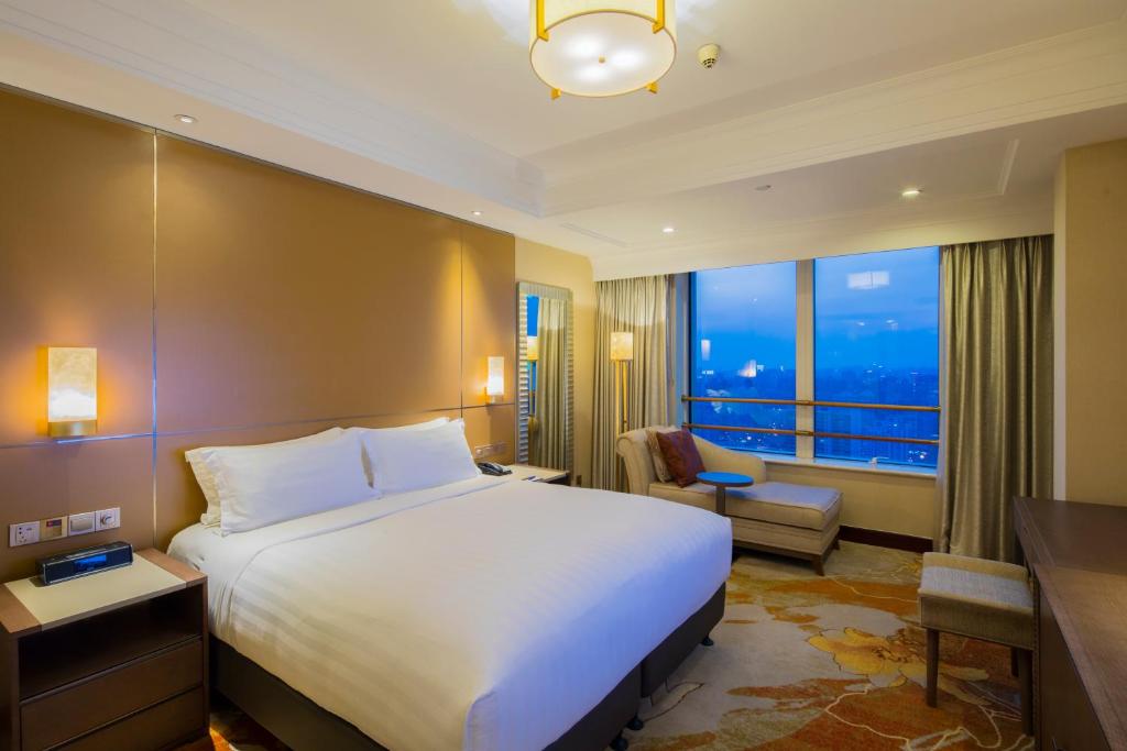 Двухместный (Суперлюкс) отеля Radisson Blu Hotel Shanghai New World, Шанхай