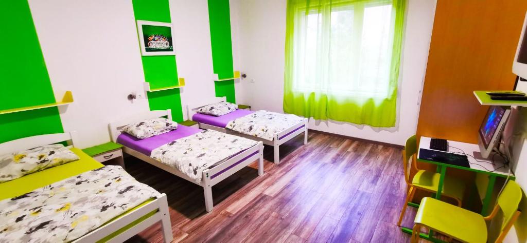 Трехместный (Трехместный номер с общей ванной комнатой) хостела CroParadise Green Hostel, Сплит