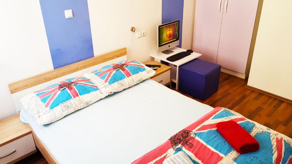 Двухместный (Стандартный двухместный номер с 1 кроватью и общей ванной комнатой) хостела CroParadise Green Hostel, Сплит