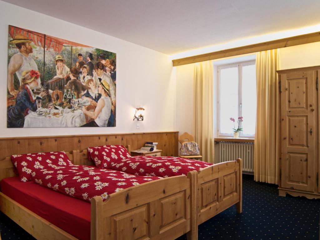 Двухместный (Двухместный номер с 2 отдельными кроватями) отеля Poschiavo Suisse Hotel, Поскьяво