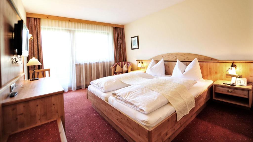 Двухместный (Двухместный номер с 1 кроватью и видом на горы) отеля Hotel Waldhof, Нойштифт