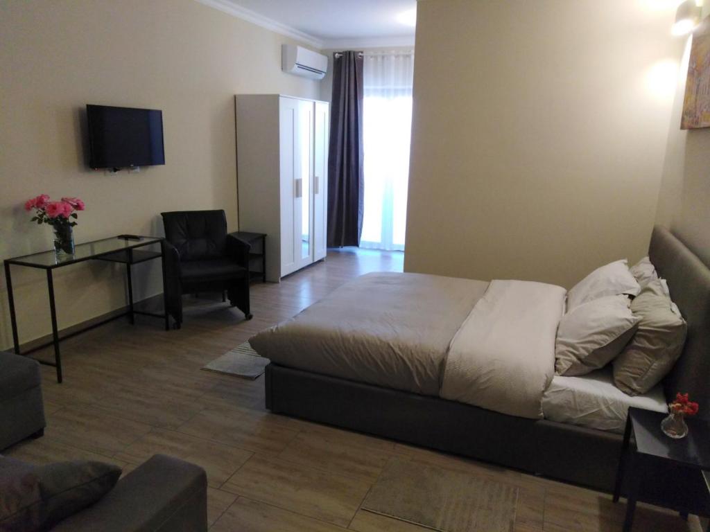 Двухместный (Двухместный номер с 1 кроватью или 2 отдельными кроватями и собственной ванной комнатой) гостевого дома Villa Ivana, Рим
