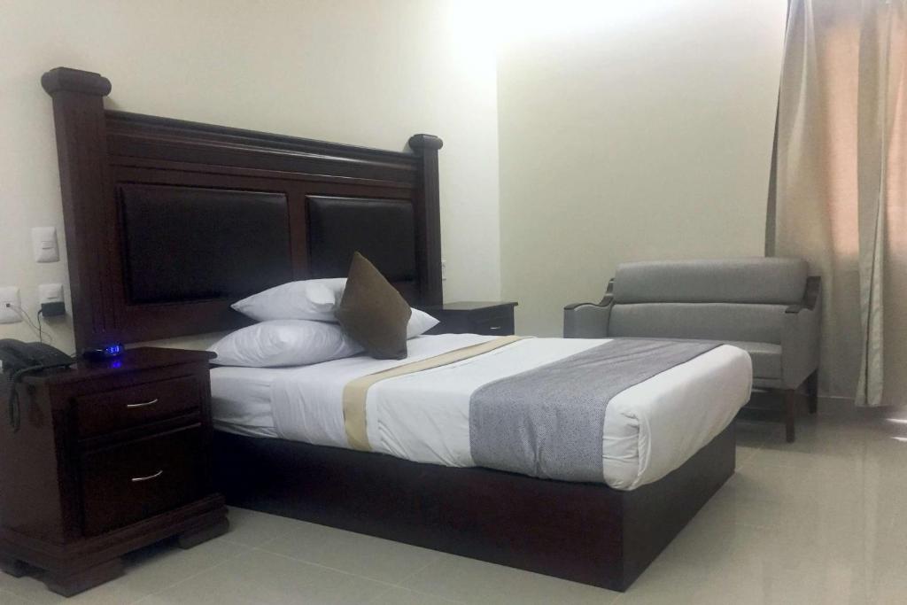 Двухместный (Номер с кроватью размера «king-size» - Для некурящих) отеля Best Western Gran Plaza, Игуала-де-ла-Индепенденсия