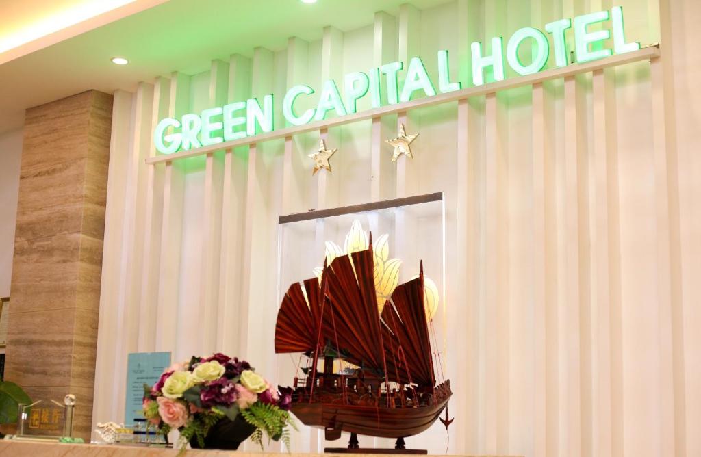 Отель Green Capital Hotel, Халонг