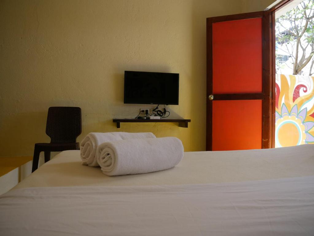Двухместный (Улучшенный номер с кроватью размера «queen-size») курортного отеля Lazy Dog Bed & Breakfast, Боракай