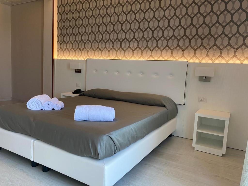 Одноместный (Одноместный номер «Комфорт» с двуспальной кроватью и балконом, вид на море) отеля Hotel Biancamano, Римини