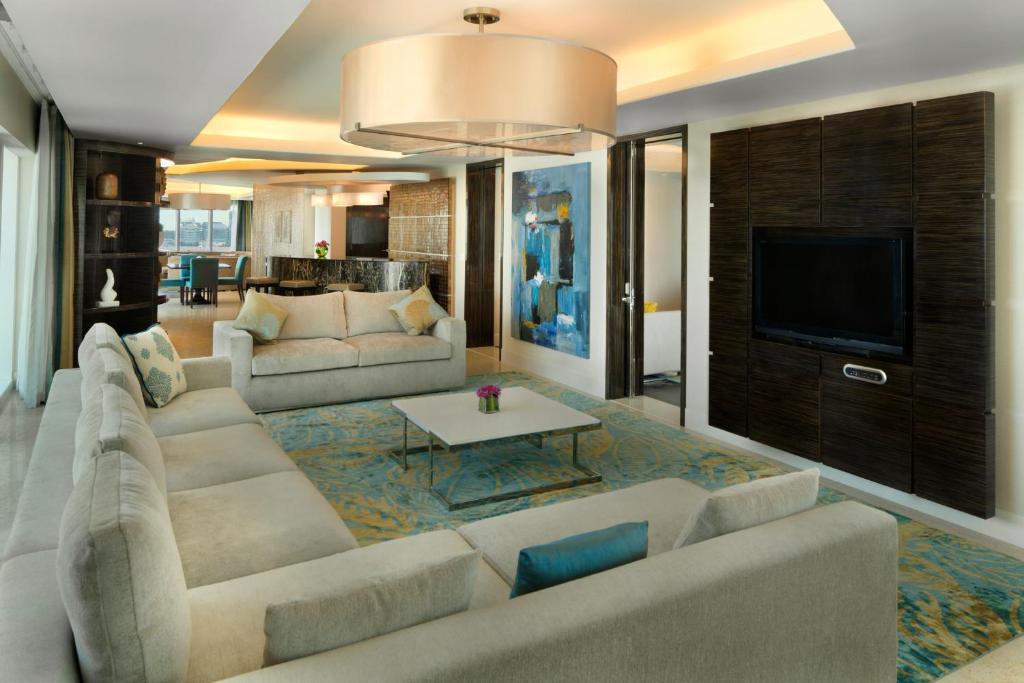 Сьюит (Президентский люкс) отеля Hilton Capital Grand Abu Dhabi, Абу-Даби