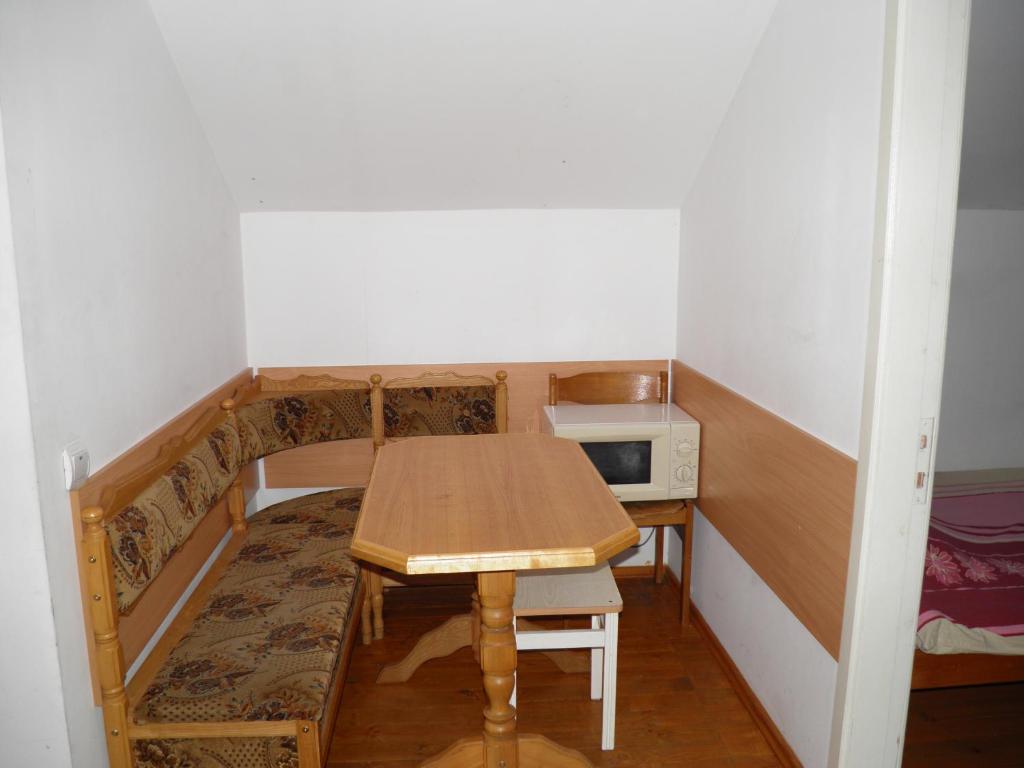 Апартаменты (Апартаменты с 2 спальнями в мансарде), Rooms for Rent near Vilnius