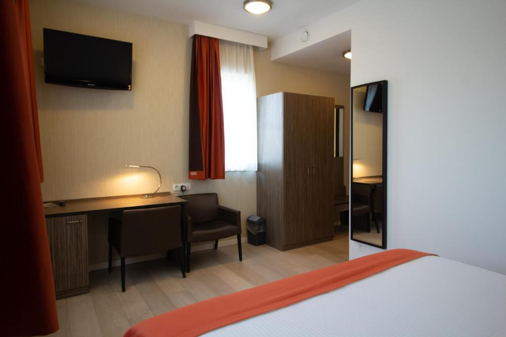 Двухместный (Улучшенный двухместный номер с 1 кроватью) отеля Hotel Taormina Brussels Airport, Брюссель