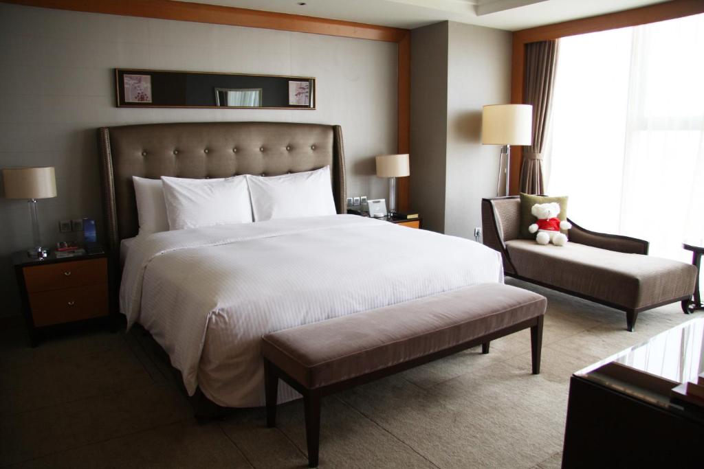 Двухместный (Номер Делюкс «Гранд» с кроватью размера «king-size») отеля Wanda Realm Beijing, Пекин