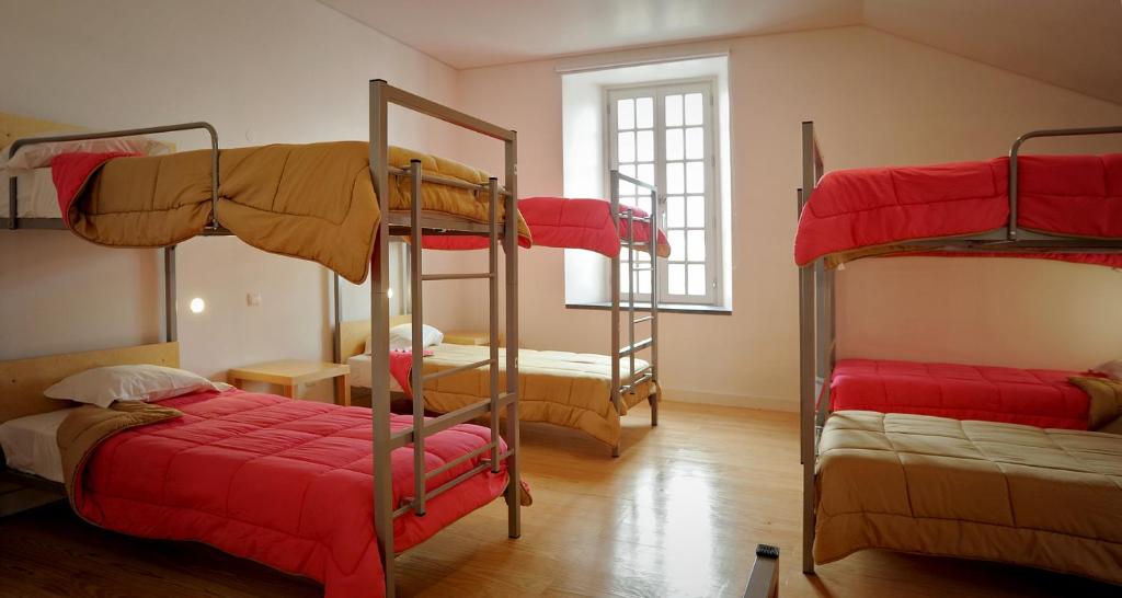 Номер (Кровать в общем номере для мужчин) хостела PJA - Santa Maria Youth Hostel, Понта-Делгада