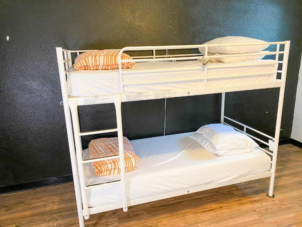 Номер (Кровать в общем 4-местном номере для мужчин и женщин), ITH Colive Balboa Park