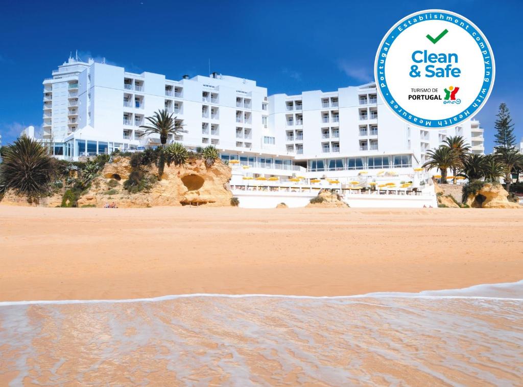 Двухместный (Двухместный номер с 2 отдельными кроватями - На пляже) отеля Holiday Inn Algarve, Армасан-де-Пера