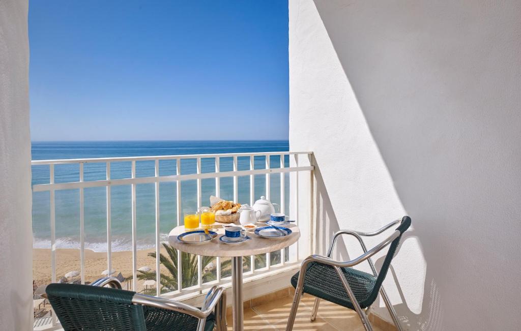 Двухместный (Двухместный номер с 2 отдельными кроватями и видом на море) отеля Holiday Inn Algarve, Армасан-де-Пера